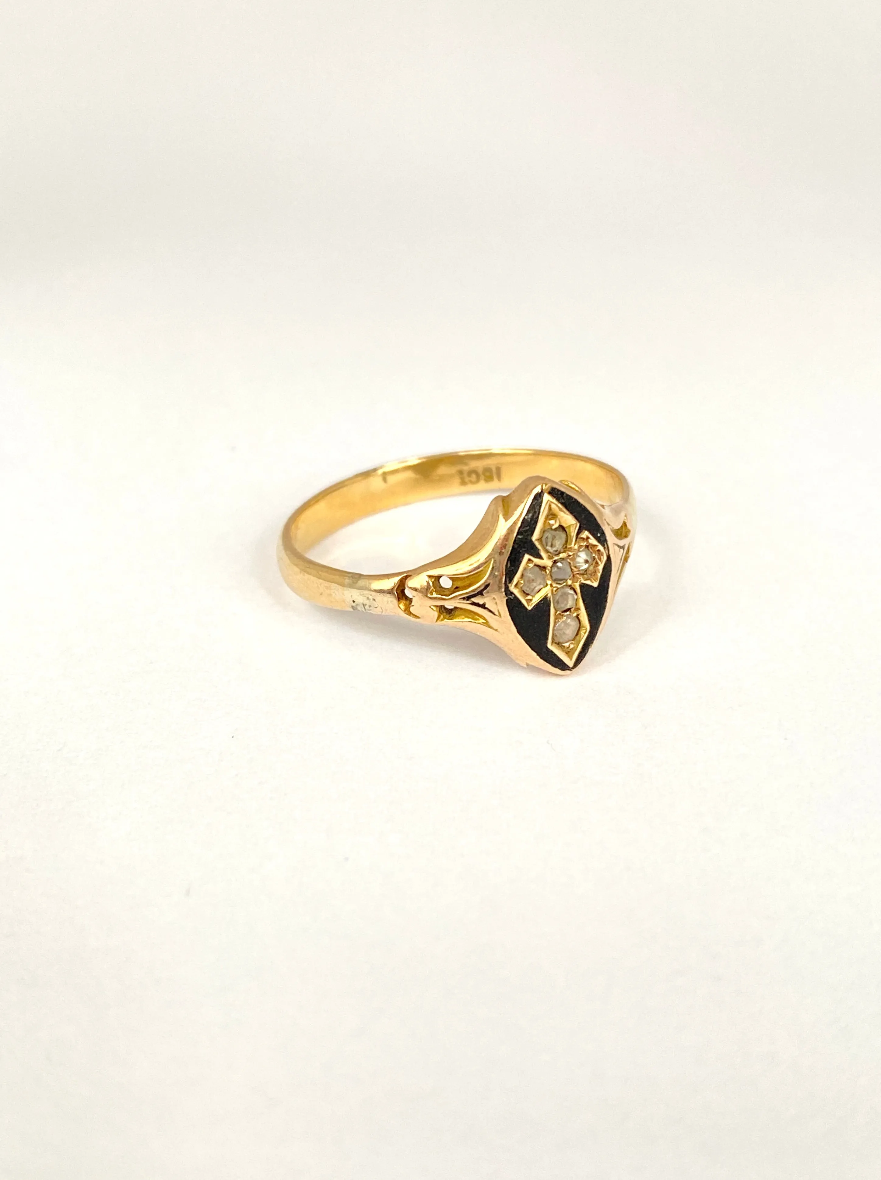 Antique, 18ct Gold Enamel, Rose Cut Diamond Cross Memorial Ring  (3.52g)