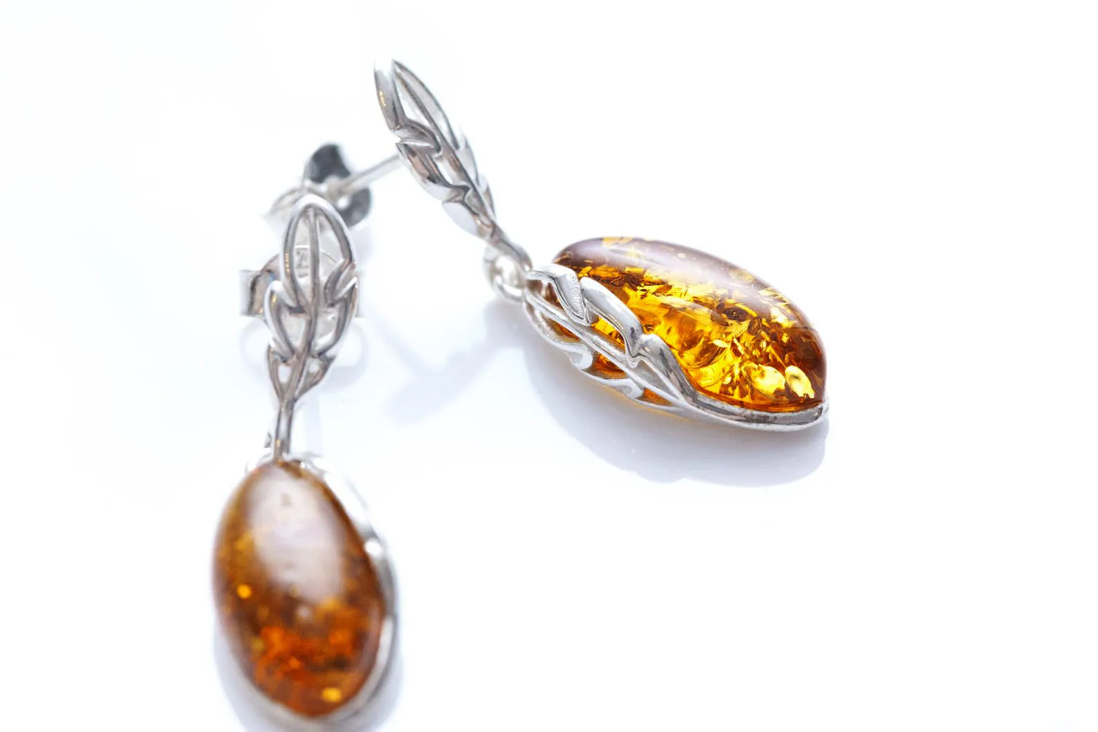 Elegant Oval Dangle Earrings with Amber Stone - Perfect for Any Occasion