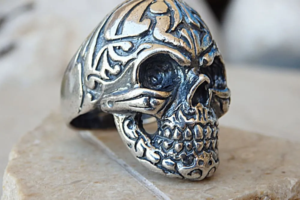 GOLD SKULL RING