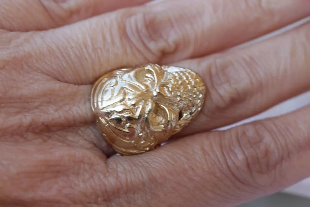 GOLD SKULL RING