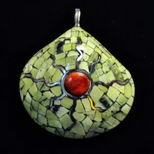 Shell Pendant, Style 1